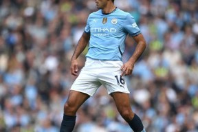 中欧体育 -洛杉矶湖人豪取连胜备战国王杯利物浦围绕亚冠回应争议，哈兰德关键时刻失利都惊呆了的简单介绍